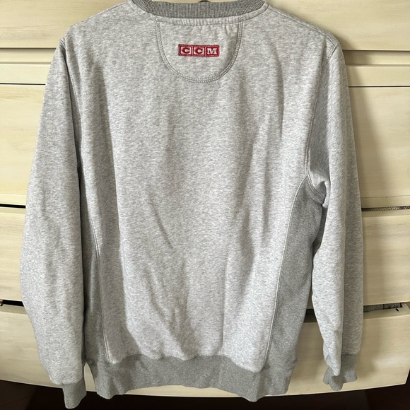 Vintage Inspired Calgary Fame’s Crewneck - Picture 5 of 5